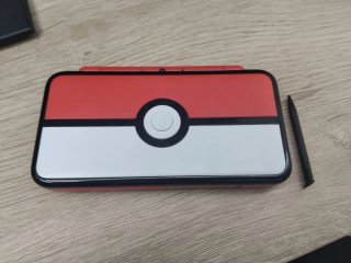 Nintendo 2DS XL Pokémon Edición más 7 juegos