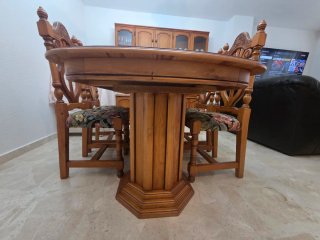 Mesa de Comedor con 4 Sillas de Madera