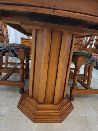 Mesa de Comedor con 4 Sillas de Madera