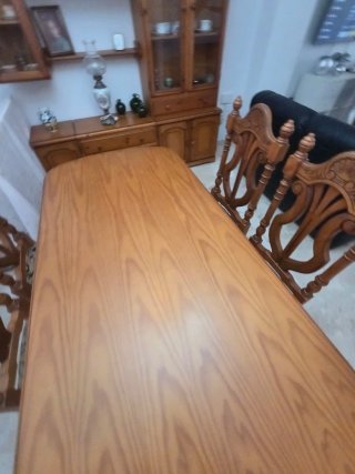 Mesa de Comedor con 4 Sillas de Madera