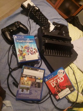 Pack PS4 Slim: Consola, Mando, Teclado y Juegos