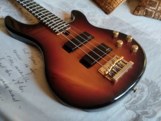 Bajo Yamaha BBG4S II