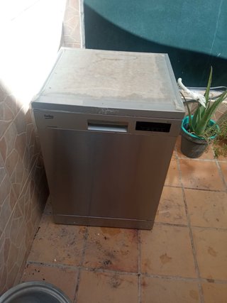 Lavavajillas Beko gris