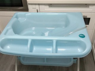 Bañera para Bebé con Patas y Bandeja sin cambiador