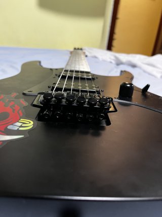 Guitarra Ibanez GRGR330EX-BKF y Funda