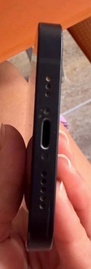 iPhone 12 64GB Negro + 6 Fundas