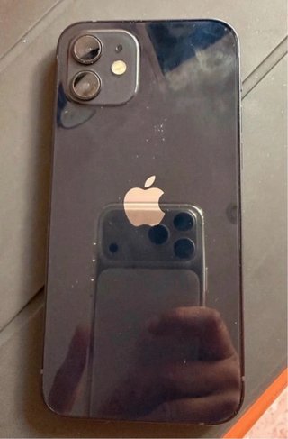 iPhone 12 64GB Negro + 6 Fundas