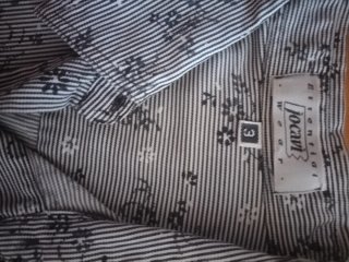 Camisa estampado floral y rayas finas