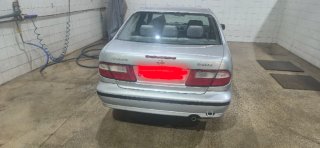 Nissan Almera Plateado