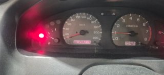 Nissan Almera Plateado