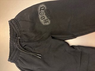Pantaloni neri Hoodrich