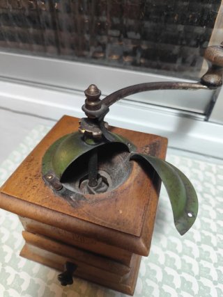 Molinillo de café antiguo ELMP