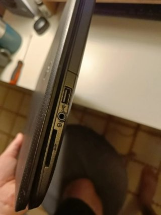 Portátil Aspire i3 6100u. Sin disco duro