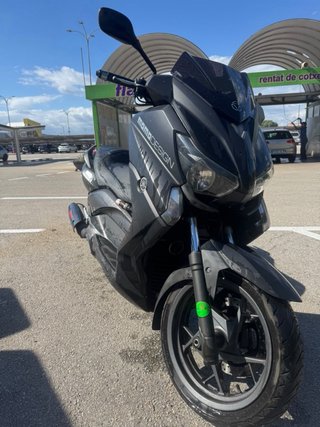 Yamaha X-Max 250 Momo Design