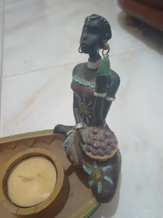 Centro de mesa decorativo con figuras