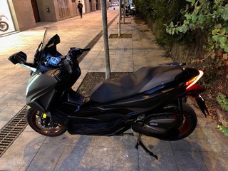 Maxi-scooter Honda Forza 125 Edición Especial