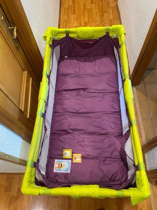 Cuna de viaje con colchón