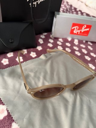 Gafas de sol beige