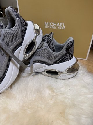Zapatillas Michael Kors Grises y Plateadas