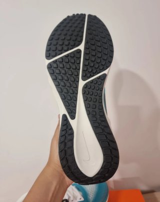 Nike Vomero 17 Talla 45.5