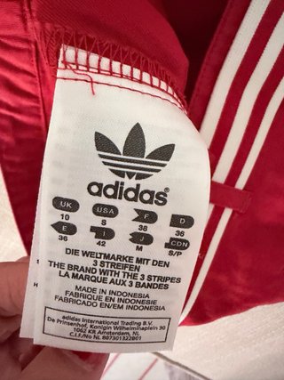 Pantalón corto Adidas rojo