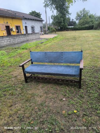 Banco antiguo madera y tela