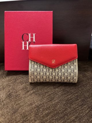 Billetera Carolina Herrera Roja y Beige