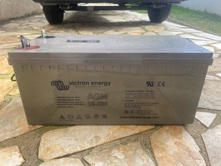 Batería Victron Energy AGM 12-220