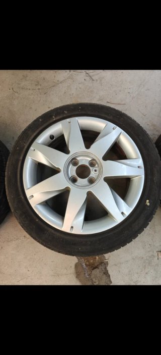 4 Llantas Renault con Neumáticos