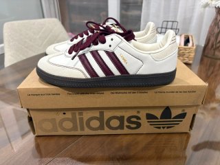 Adidas Samba Blancas y Burdeos