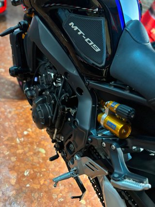 Yamaha MT-09 SP Negra y Azul