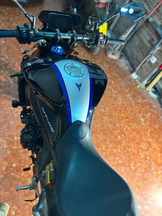 Yamaha MT-09 SP Negra y Azul
