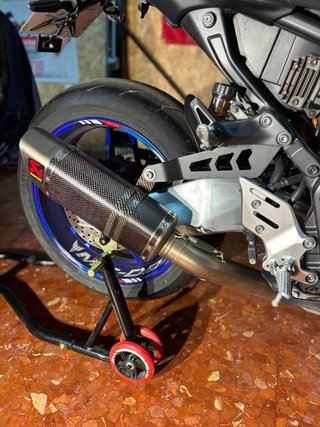 Yamaha MT-09 SP Negra y Azul