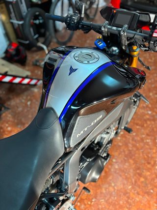 Yamaha MT-09 SP Negra y Azul