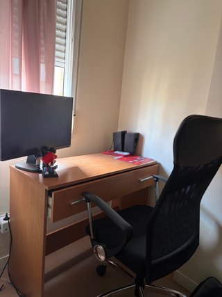 Silla de oficina ergonómica negra