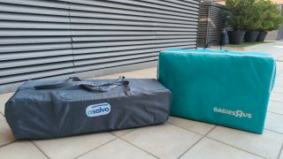 Cuna de viaje Asalvo con colchón y sábanas