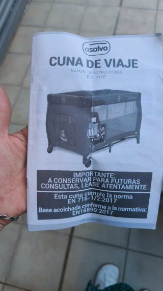 Cuna de viaje Asalvo con colchón y sábanas