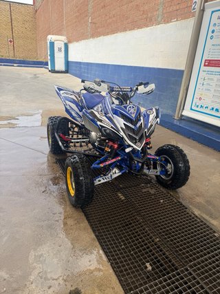 Yamaha Raptor 700R Azul y Blanco