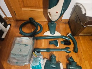 Aspiradora Vorwerk Kobold con accesorios