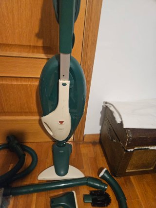 Aspiradora Vorwerk Kobold con accesorios