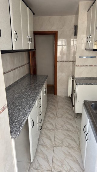 Mueble de cocina antigua en condiciones aceptables