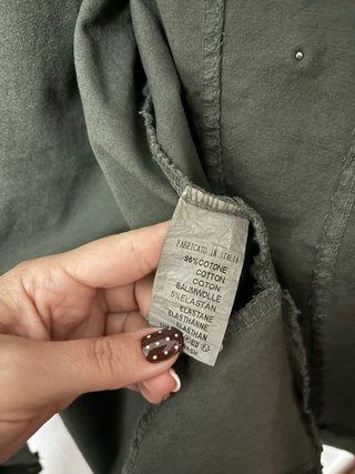 Chaqueta verde con pedrería