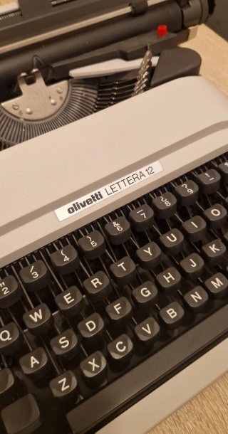Máquina de escribir Olivetti Lettera 12 Vintage