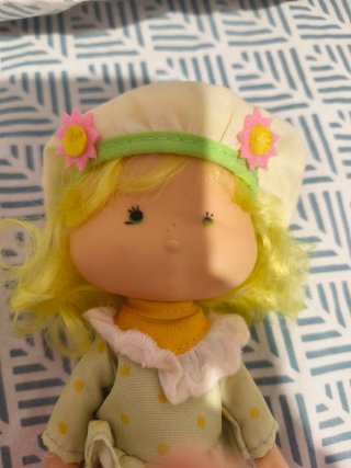 Muñeca Flori Limón - Tarta de Fresa