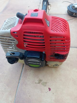 Desbrozadora Greencut 65cc con accesorios
