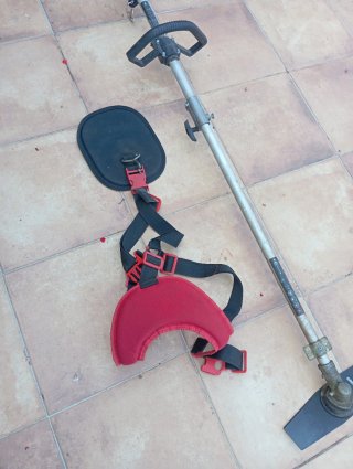Desbrozadora Greencut 65cc con accesorios