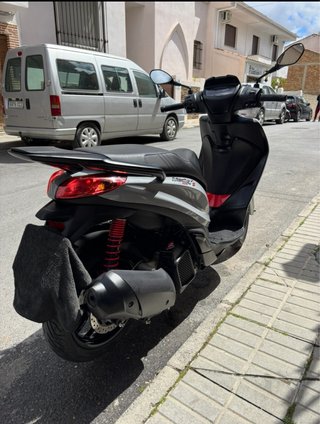 Piaggio Medley 125s Scooter Gris