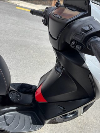 Piaggio Medley 125s Scooter Gris