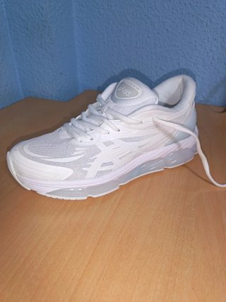 ASICS GEL-QUANTUM 360 Blancas 41,5 NUEVAS