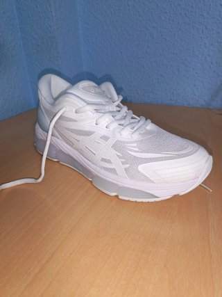 ASICS GEL-QUANTUM 360 Blancas 41,5 NUEVAS